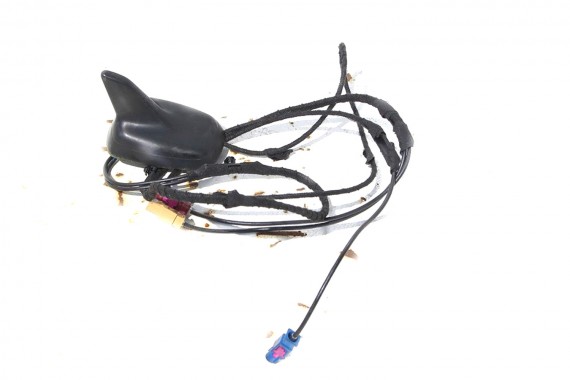 AUDI A4 FL ANTENA NA DACH...