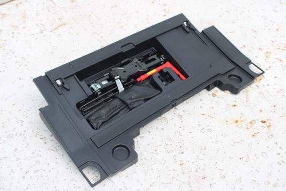 AUDI A4 A5 S5 SCHOWEK BAGAŻNIKA 8W8863373 8W8 863 373 8W B9 F5 SCHOWKI PODŁOGA WYPEŁNIENIE 8W8863373 tył 8W8863373 8W8863373