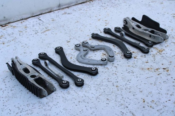 AUDI A4 A5 WAHACZ TYŁ 8W0505311H 8W0505323F 8W0505324F 4M0505291D 4M0505292D 8W0505397E 8W0505398E 8W0501529D 8W0501530D S4 S5