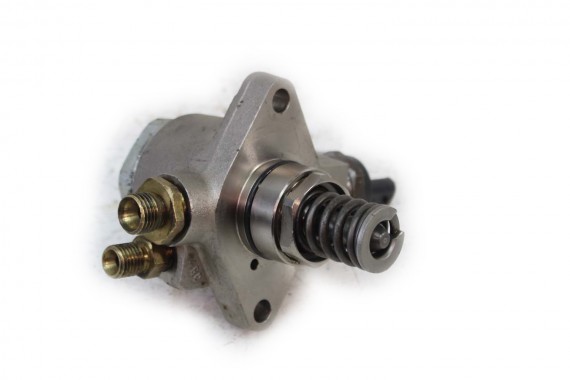 AUDI A8 POMPA PALIWA...