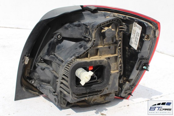 VW POLO TYŁ ZDERZAK + KLAPA BAGAŻNIKA + LAMPY lampa 6C 2015- tylny 6C0 PDC LA3X ( sansetred metalilc) - czerwony 6K6