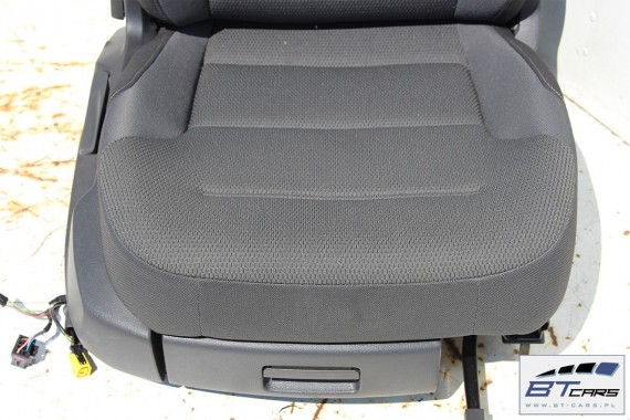 VW GOLF 7 VII KOMBI FOTELE KOMPLET FOTELI siedzeń siedzenia tapicerka 5G 5G0 5G9 welur  w kolorze czarnym VARIANT