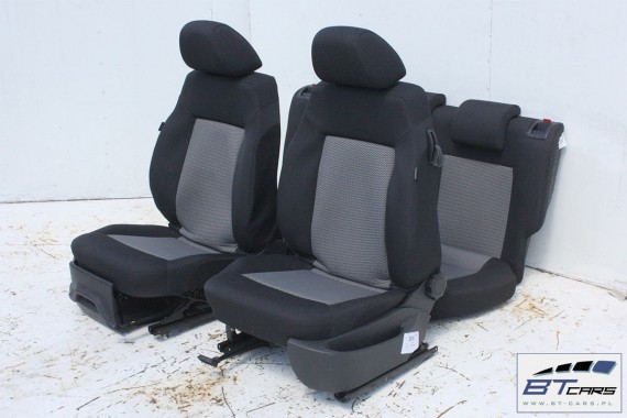 VW POLO FOTELE KOMPLET FOTELI siedzeń siedzenia tapicerka 6R 6R3 6R0 3-drzwiowy welur w kolorze czarno-szarym