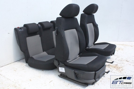 VW POLO FOTELE KOMPLET FOTELI siedzeń siedzenia tapicerka 6R 6R3 6R0 3-drzwiowy welur w kolorze czarno-szarym
