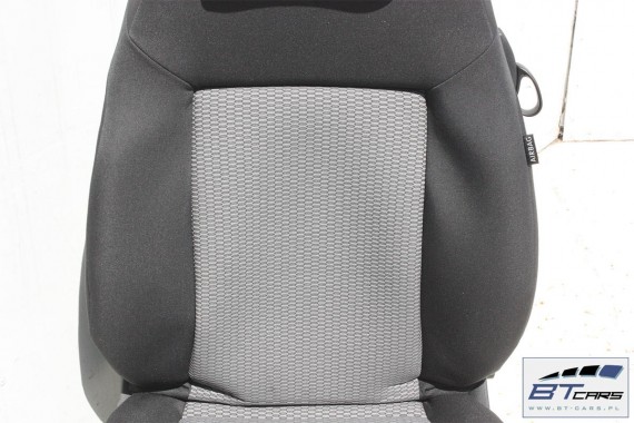 VW POLO FOTELE KOMPLET FOTELI siedzeń siedzenia tapicerka 6R 6R3 6R0 3-drzwiowy welur w kolorze czarno-szarym