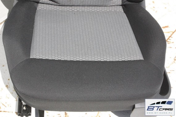 VW POLO FOTELE KOMPLET FOTELI siedzeń siedzenia tapicerka 6R 6R3 6R0 3-drzwiowy welur w kolorze czarno-szarym