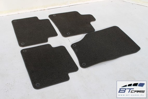 AUDI Q7 DYWANIKI WYCIERACZKI PODŁOGI 4L1863691 4L1 863 691 Kolor: M22 - CZARNY/ZIELEŃ BORNEO 4L 4L1863691 4L1863691 4L1863691
