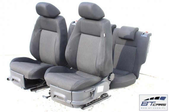 VW POLO FOTELE KOMPLET FOTELI siedzeń siedzenia tapicerka 6C 6C0 6R 6R4 6R0 5-drzwiowy welur w kolorze czarno-szarym