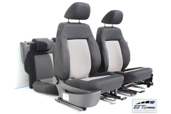 VW POLO FOTELE KOMPLET FOTELI siedzeń siedzenia tapicerka 6R 6R4 6R0 5-drzwiowy welur w kolorze czarno-szarym 6C
