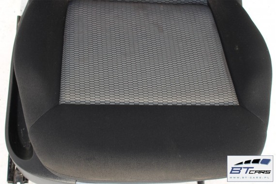 VW POLO FOTELE KOMPLET FOTELI siedzeń siedzenia tapicerka 6R 6R4 6R0 5-drzwiowy welur w kolorze czarno-szarym 6C